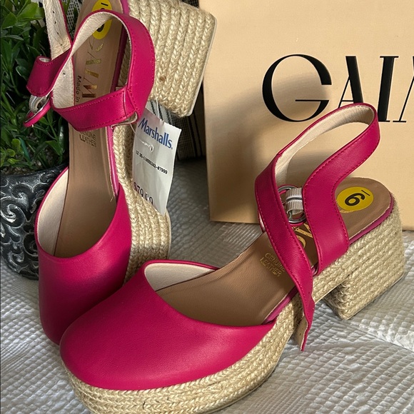 Gaimo Shoes - Game Pink Women's Platform Sandals NIB